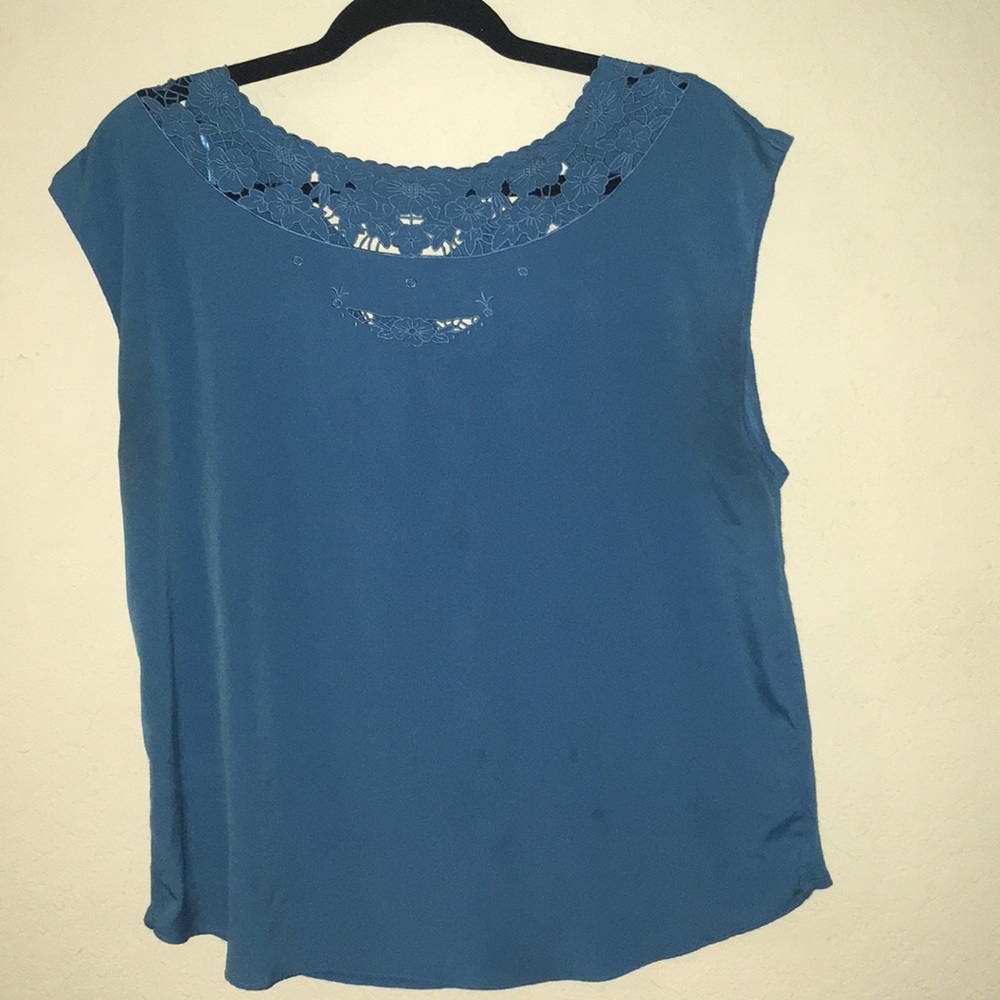 🤑Pretty Blue Lauren Conrad Blouse with Floral Cutout Detail